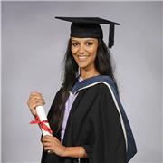 Vivo in Inghilterra da 5 anni e mi sono laureata ad Oxford. Disponibile per ripetizioni di grammatica e pronuncia inglese